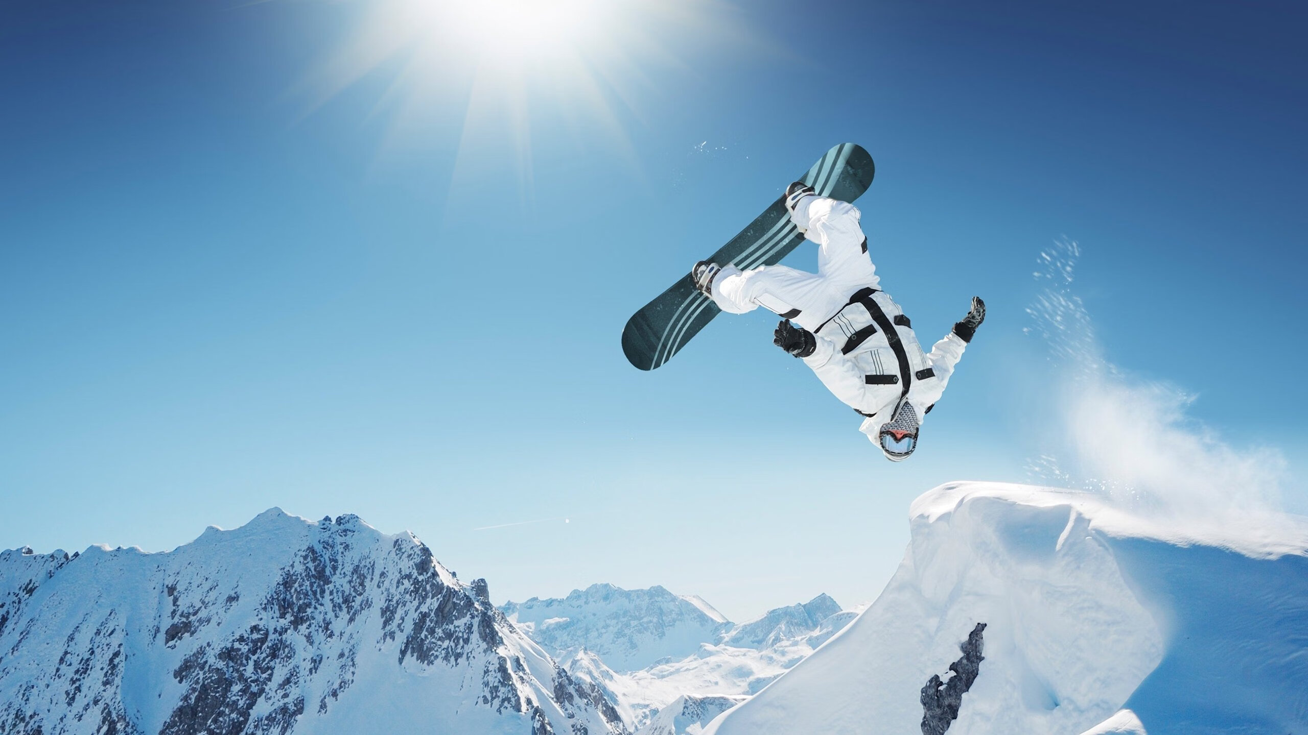 曼城10人仍逆转拿坡里,蓝月亮延续霸主气势,曼城别称是不是蓝月亮