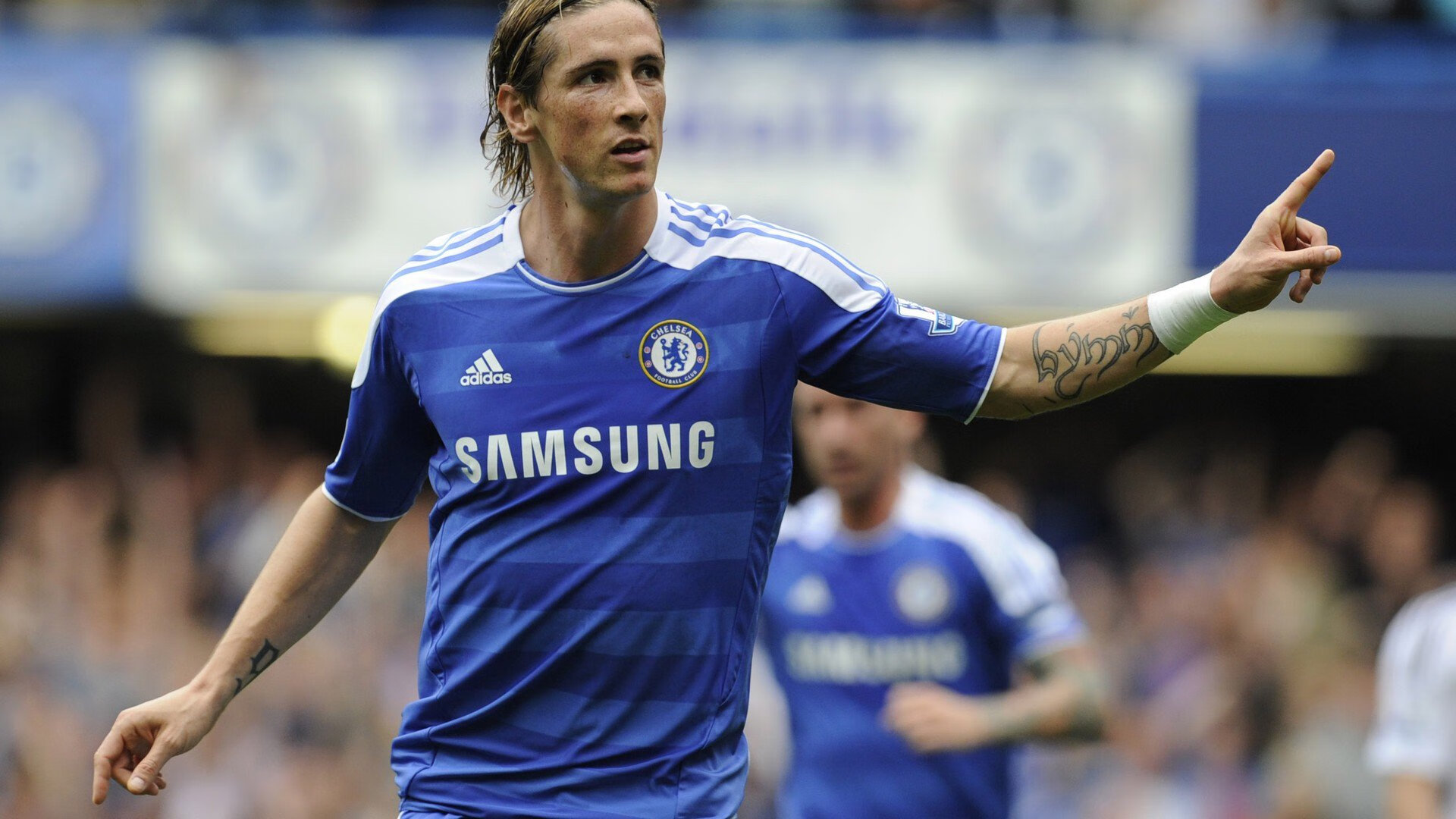 德容与卡萨多的黄牌危机，德容在巴萨打什么位置